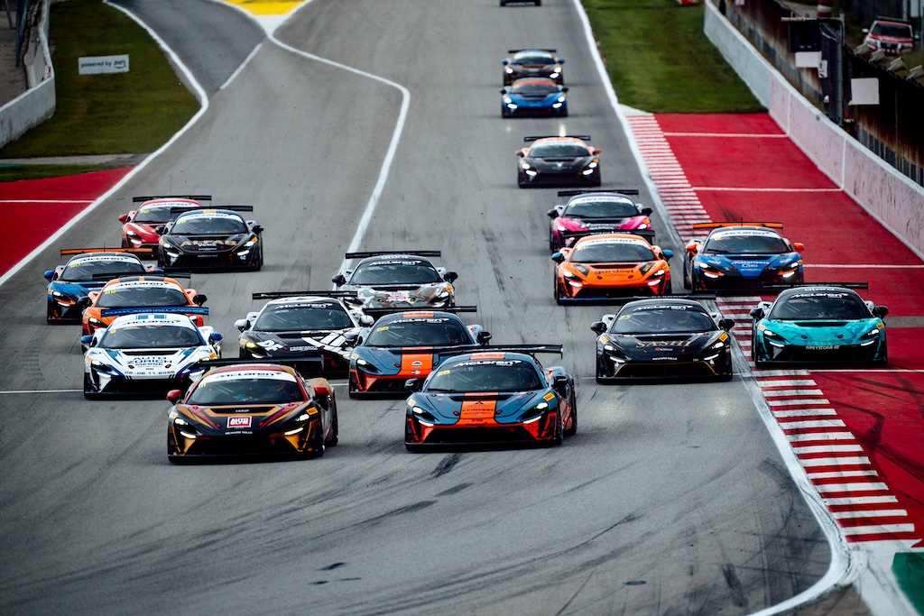 Luca Magnussen bevarede McLaren Trophy-føring i Barcelona
(Foto: Paddock Motorsport)